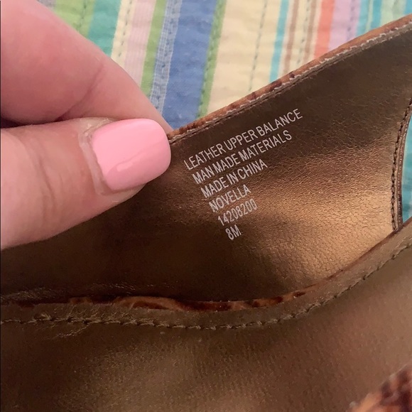 Leather peep toe wedge heels. - Picture 8 of 8